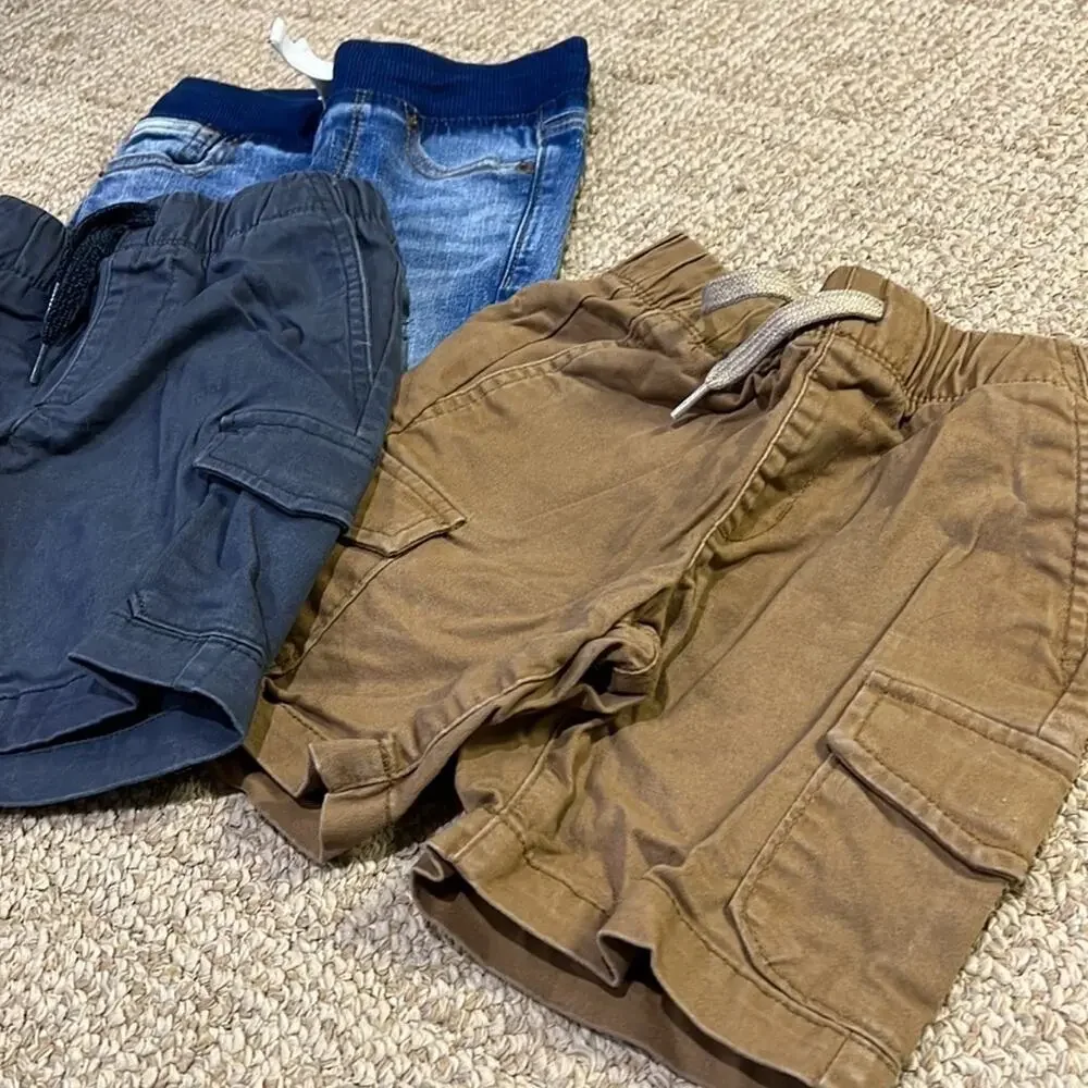 Old Navy XS/ 5 boys 3 piece shorts bundle